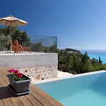 Pefko Villa